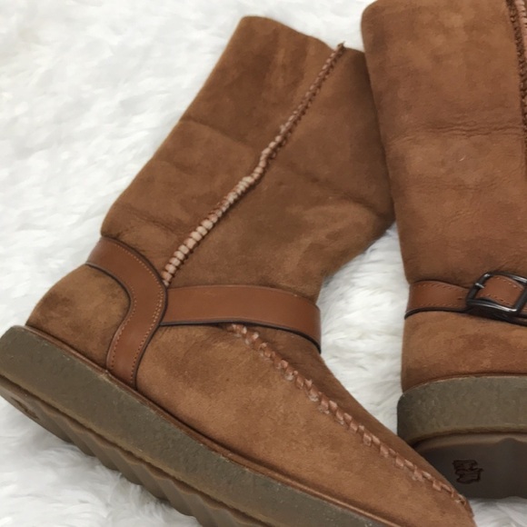 Coach Fold Down Sherling Boots - Picture 4 of 15